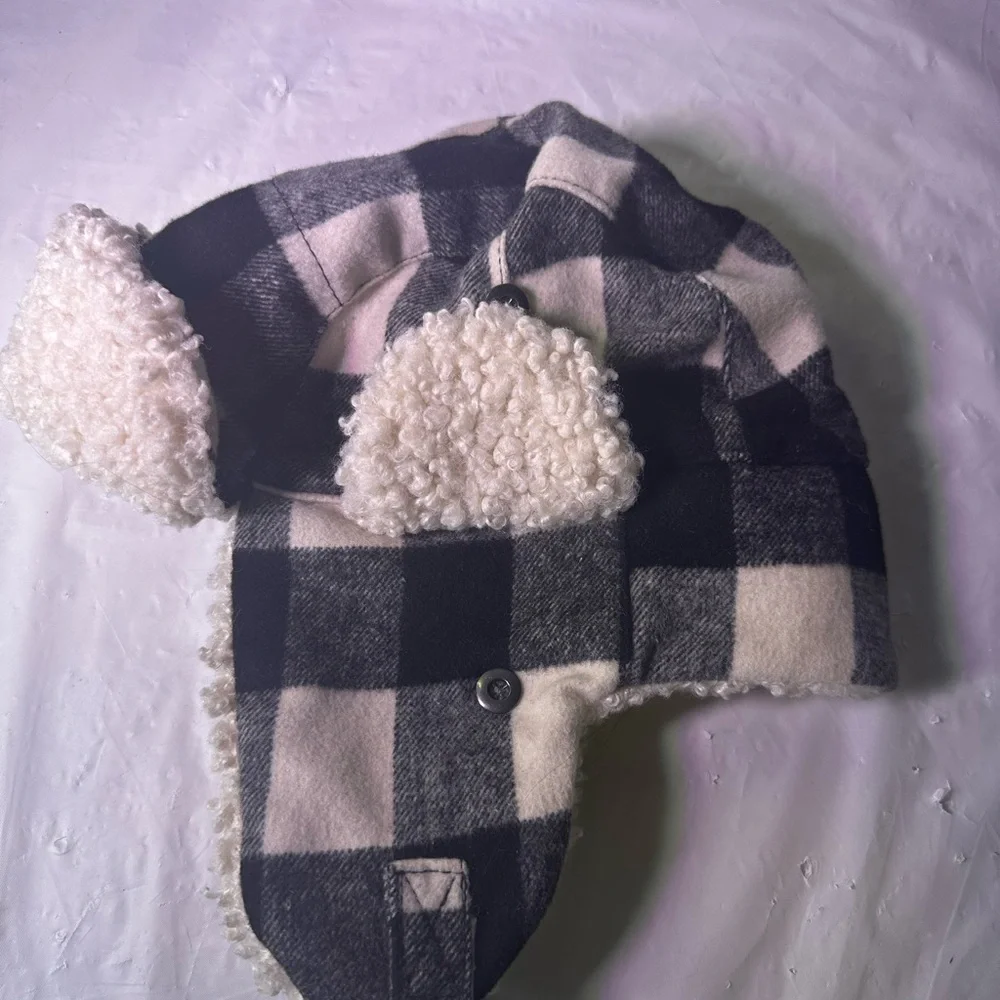 GAP Kids Cream and Gray Fleece Hat
